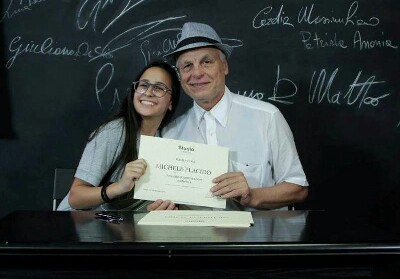 La giovane attrice calabrese Denise Sapia incanta Michele Placido