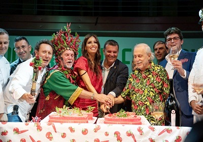 Diamante: Elisabetta Gregoraci e il Ministro Centinaio conquistati dal Peperoncino Festival