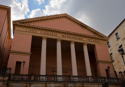 Cosenza: Caso sopetto di Covid-19 ad un Liceo, tamponi per tutta la classe