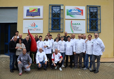 Accademia del Peperoncino Diamante: Trentadue chef calabresi sono diventati “Chef peperoncino”