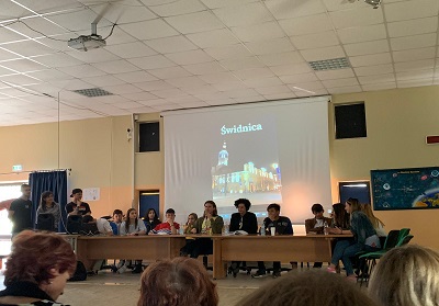 Scalea: Presentato al Liceo Metastasio il Progetto Intercultura ”Scambio di classe“ Swidnica, Polonia