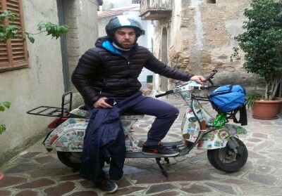 Cosenza: Con la sua Vespa PK50, Andrea Fucile va alla scoperta dell’Europa