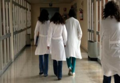 Ordinanza della Santelli, tamponi per tutti gli operatori sanitari e pazienti ospedalizzati