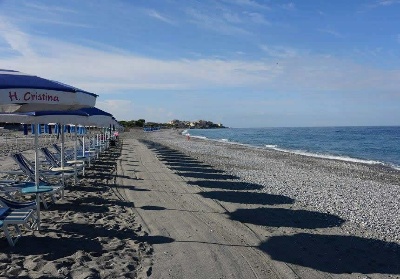 Calabria: Via libera ad allestimento lidi, pasticcerie, agricoltori ed allevatori