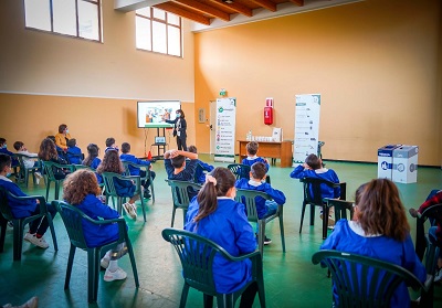 Diamante: Gli alunni dell’Istituto Comprensivo a lezione di differenziata con Ecoross