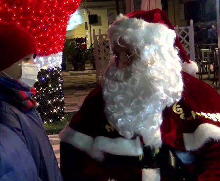 Diamante: E’ arrivato Babbo Natale per consegnare i doni ai bambini