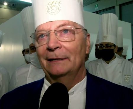 Sigep di Rimini. Il Maestro Iginio Massari presenta l’associazione APEI – servizio
