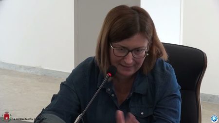 Diamante. Conferenza stampa: “La giornata con il Sindaco”