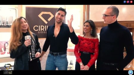 Gianmarco Onestini alla Gioielleria Cirillo di Diamante