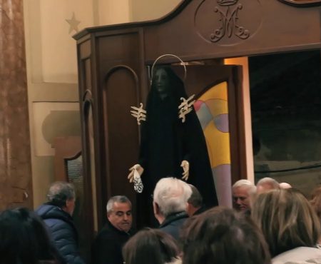 DIAMANTE: Venerdì Santo – L’Addolorata prende Gesù morto in Croce