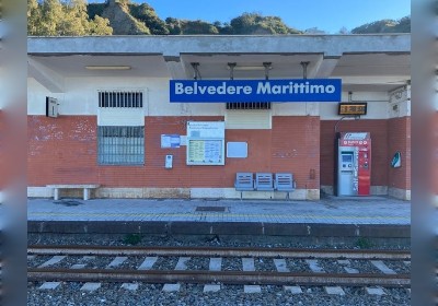 “Impegno Comune per Belvedere M.mo” sollecita un piano di riqualificazione della stazione ferroviaria