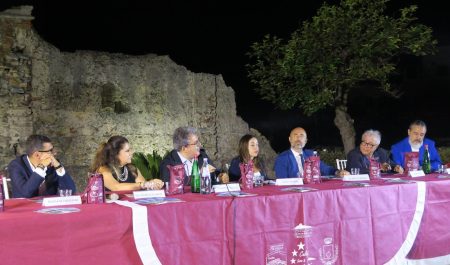Cirella: Ampia presenza di stampa e pubblico per la presentazione di Calici Sotto le Stelle