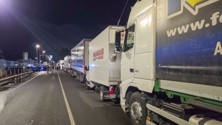 Autotrasportatori, stop ai presidi sulla Statale 18: Fedralog si ferma in attesa dell’incontro con Salvini