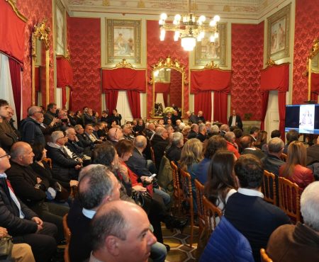 “Dieci anni nelle istituzioni” di Mimmo Bevacqua apre il dibattito sul il rapporto tra Stato e Regioni